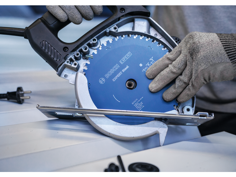 List za krožno žago Bosch EXPERT Steel, Dimenzije: 210x2/1,6x30mm, Zob: 48, 2608643057